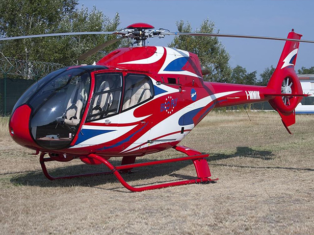 飛機之家出動三架直升機進行大地區(qū)農(nóng)噴作業(yè)