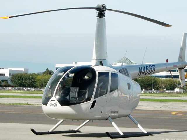 一架價(jià)值400萬(wàn)的直升機(jī)執(zhí)行空中看房