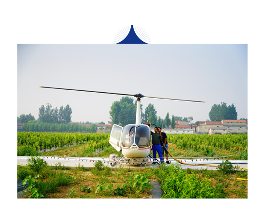 價(jià)值400萬(wàn)的羅賓遜直升機(jī)在東營(yíng)海上進(jìn)行飛行體驗(yàn)